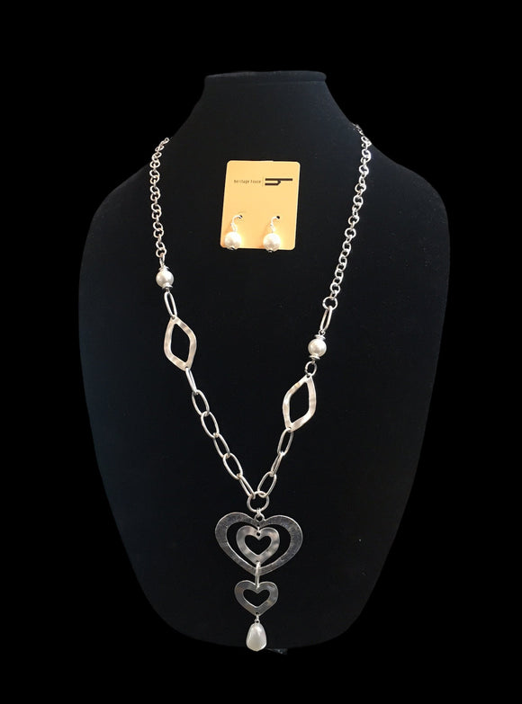 Silver and Pearl Heart Necklace Set